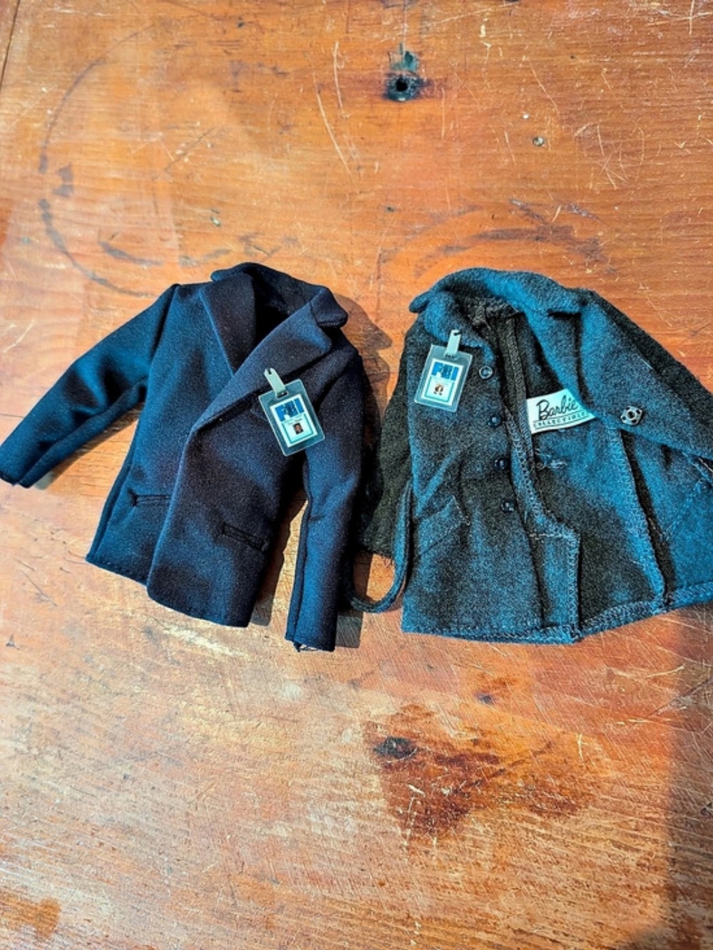 Barbie Collectible X-Files Agent Jackets. Molder And Scully